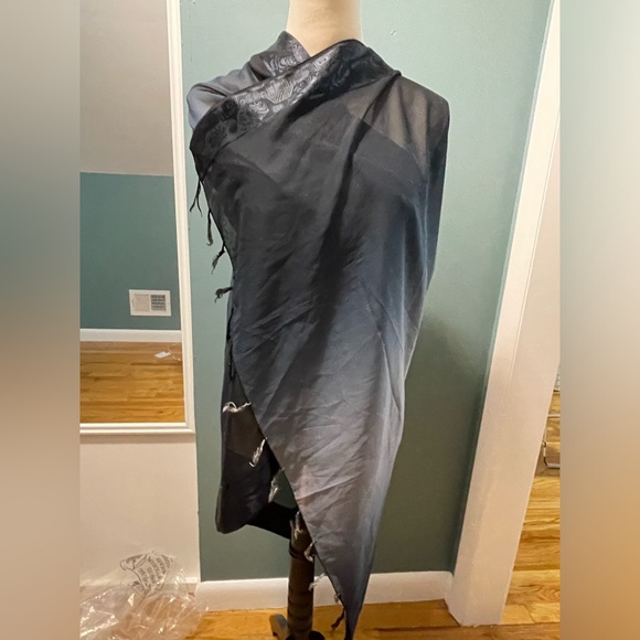 Sheer ombré wrap - one size - Picture 2 of 4